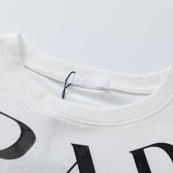 プラダ ロゴ プリントTシャツ スーパーコピー puk64340